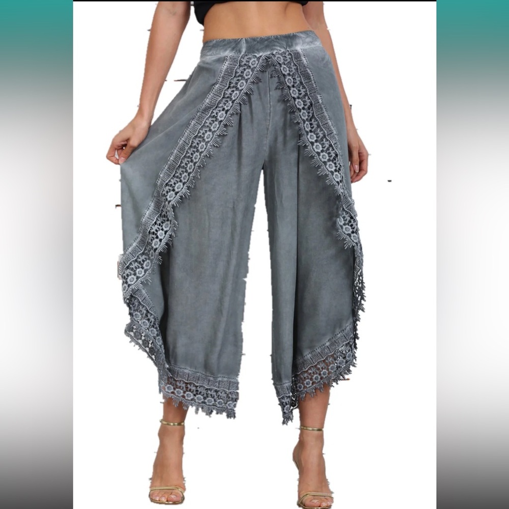 Simply Couture Women's Gray Lace-Trim Cropped Wide-Leg Pants